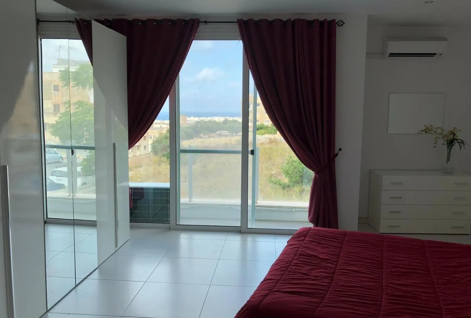 Modern Apartment With Distant Sea View Saint Julian's