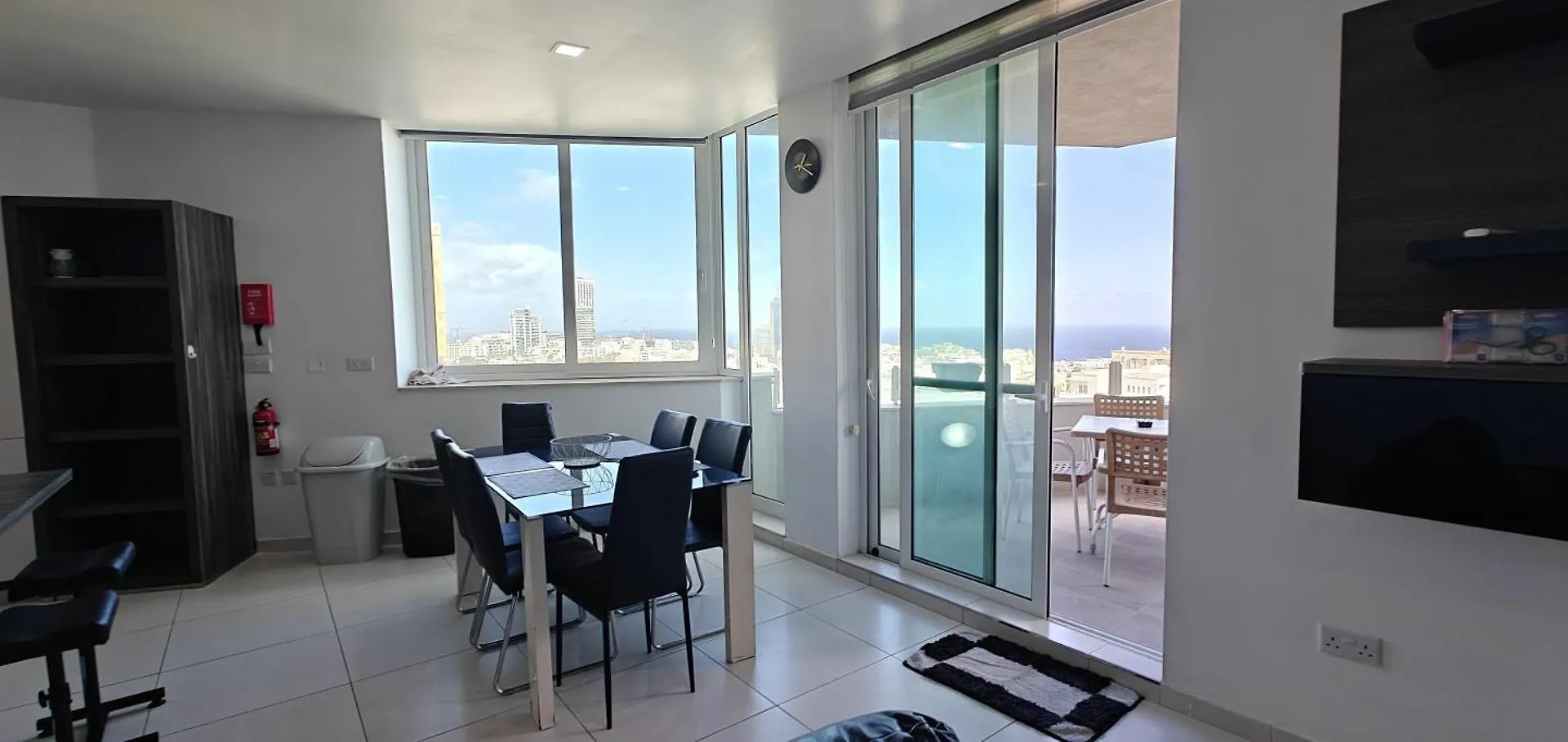 Modern Apartment With Distant Sea View Saint Julian's